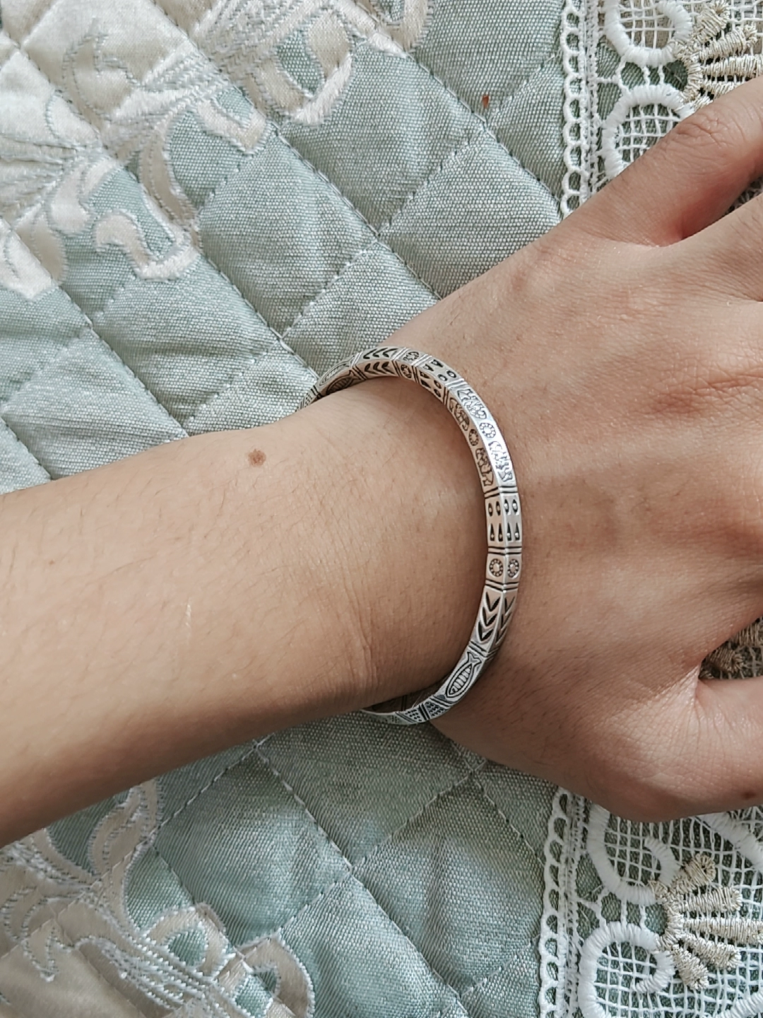 Vintage Silver-Plated Möbius Bangle – Solid Retro Couple Bracelet Jewelry