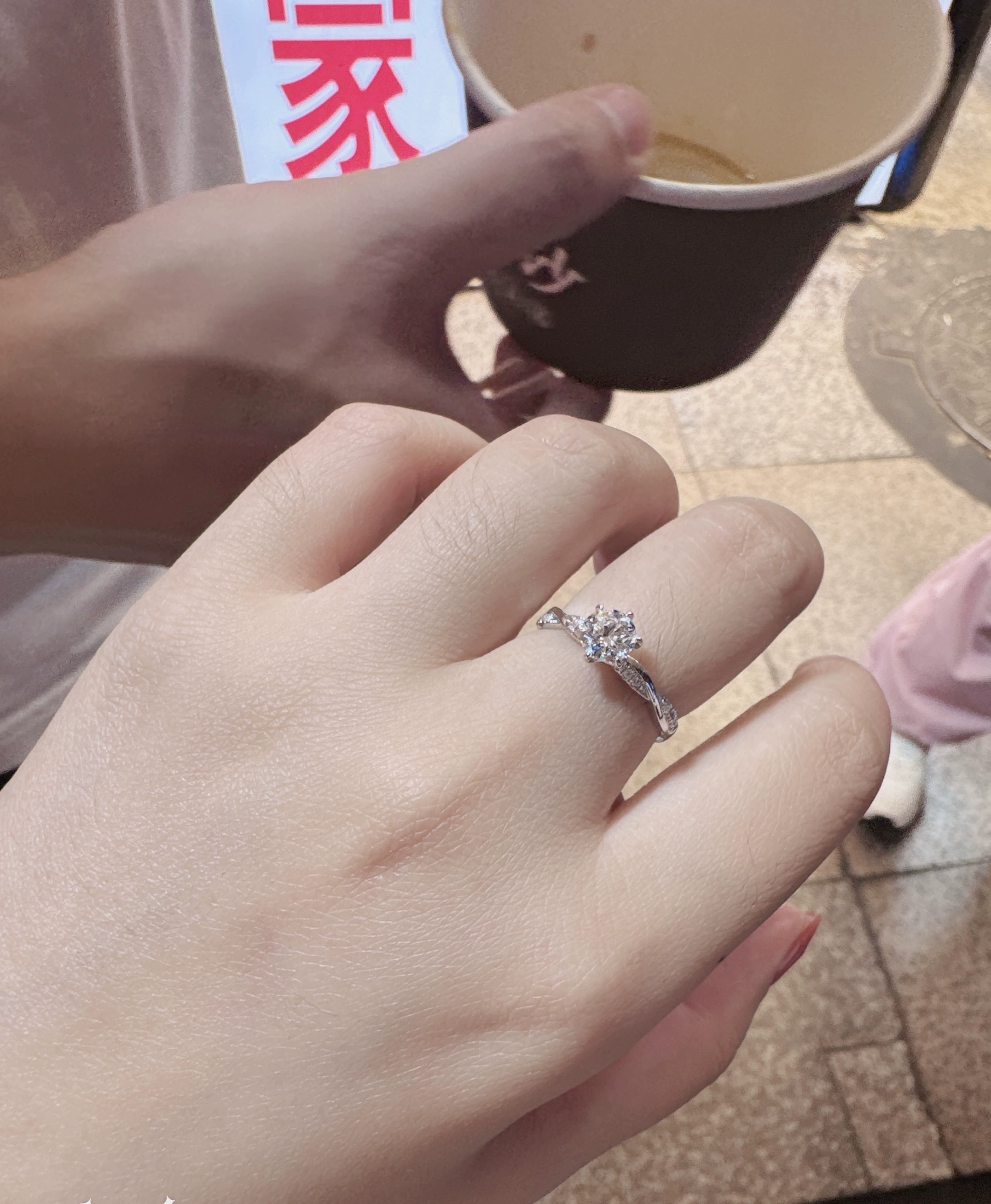 Lab-Grown Diamond Engagement Ring for Women – 0.5–1 Carat, 18K Gold or Platinum