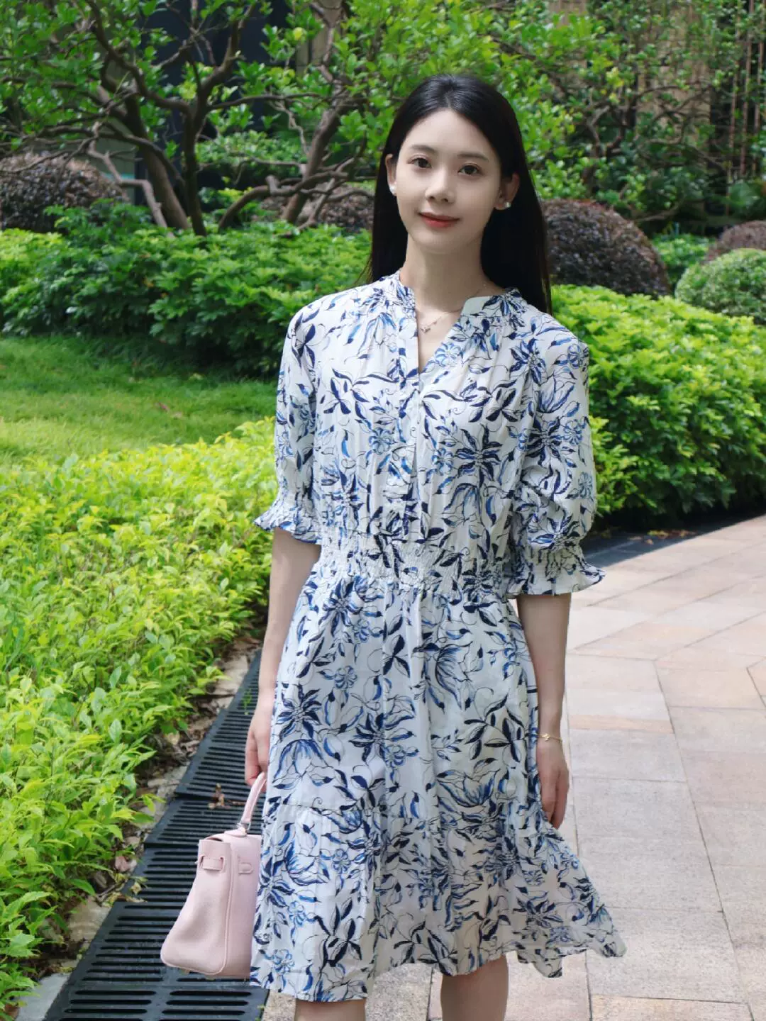 Novo Vestido Midi Estampado em Estilo Chinês – Inspirado no Cheongsam Moderno para o Verão de 2025